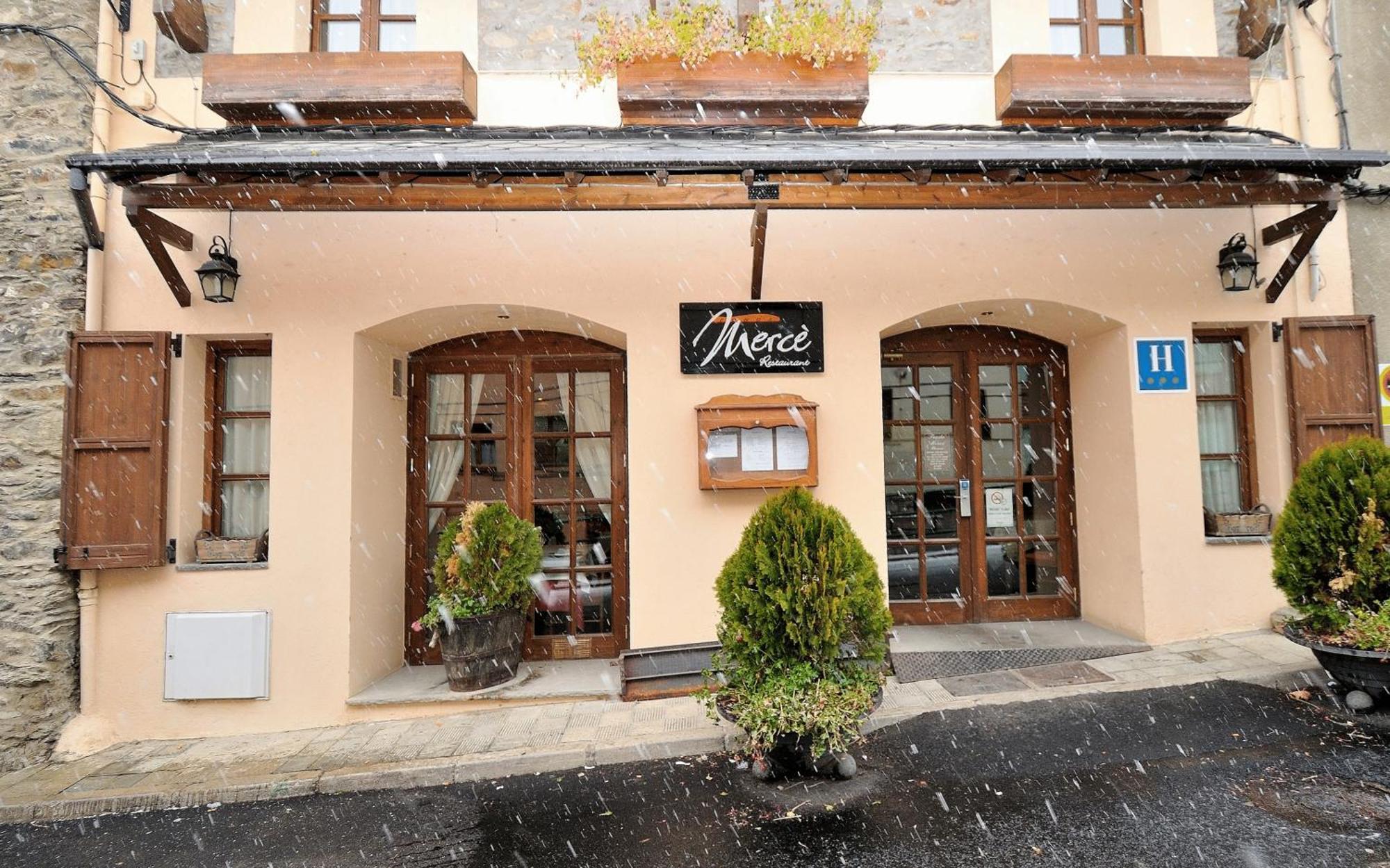 Hotel Fonda Merce Льївія Екстер'єр фото