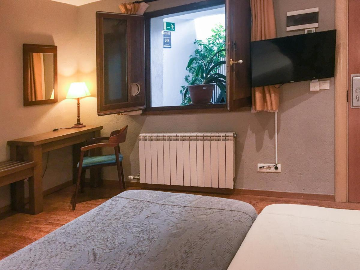 Hotel Fonda Merce Льївія Екстер'єр фото