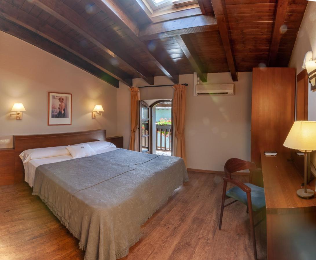 Hotel Fonda Merce Льївія Екстер'єр фото